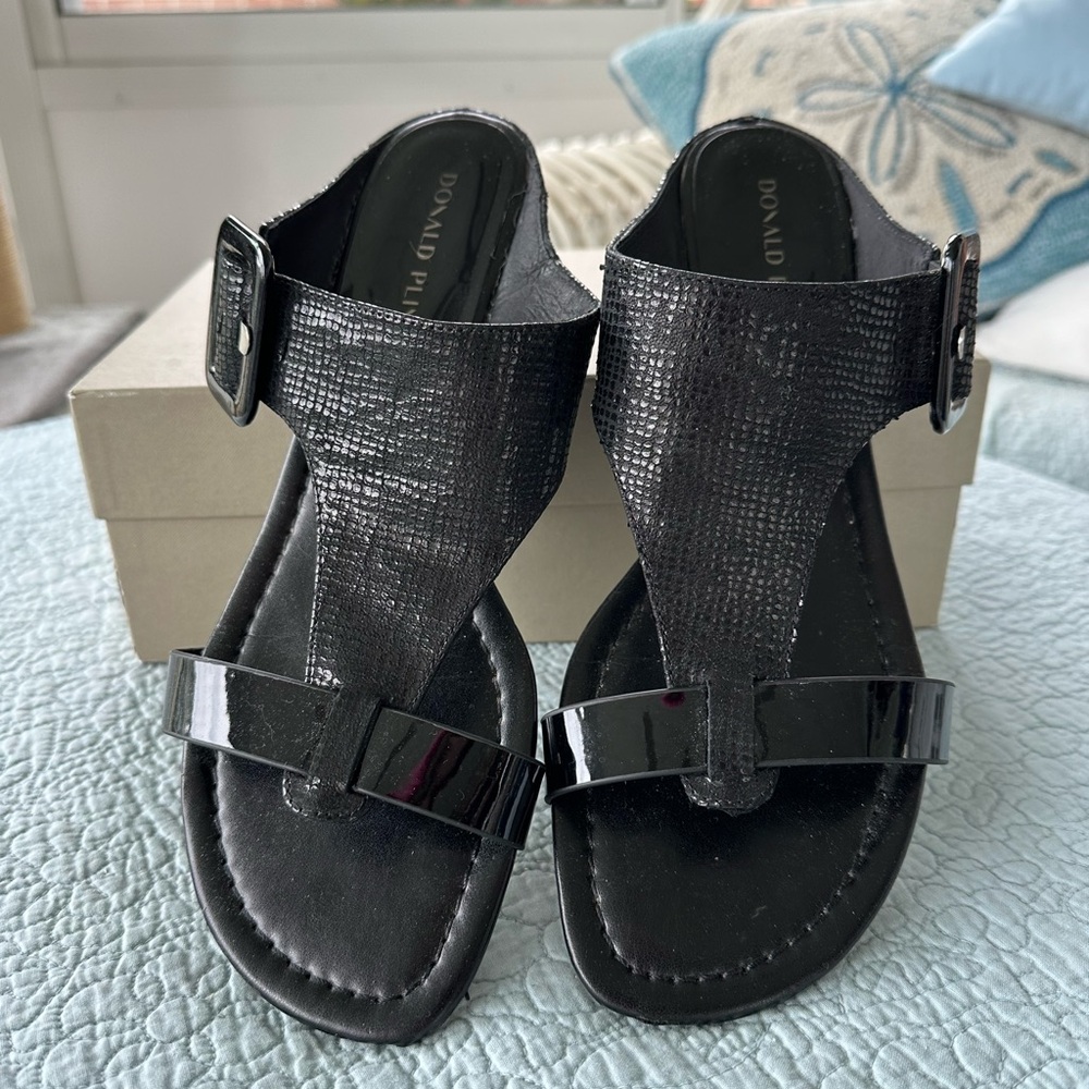 Donald Pliner Wedges